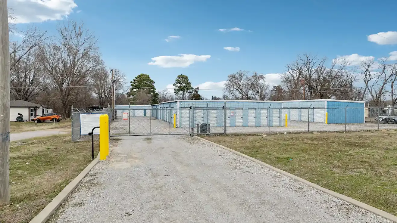 Storage facility exterior gate