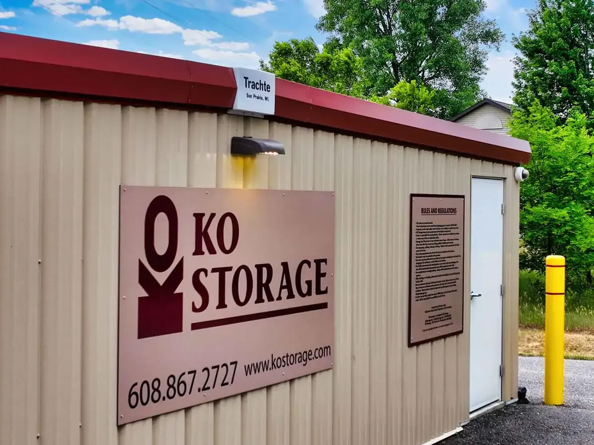storage unit sign