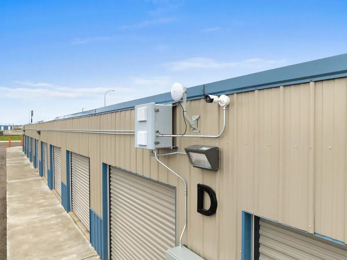 security camera and ligthing