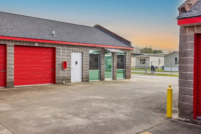 Drive up untis at KO Storage