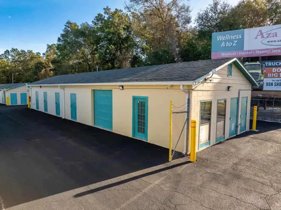 A side view of the office at KO Keystone Heights