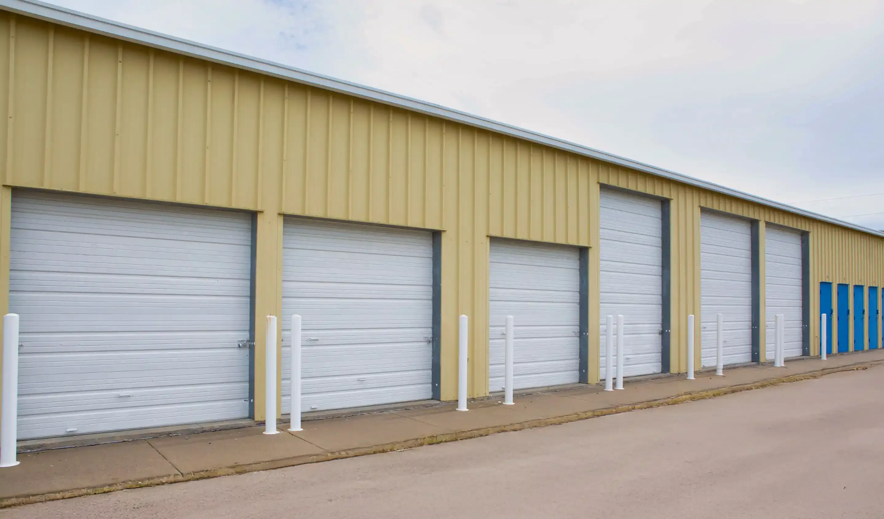 Drive up units at KO Storage