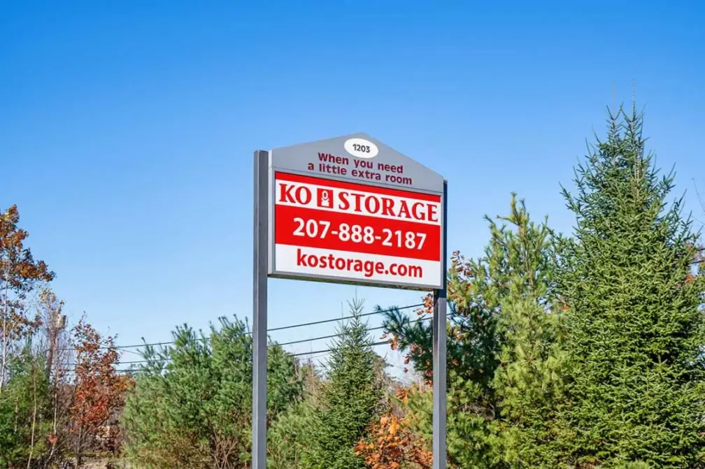 A KO Storage sign.
