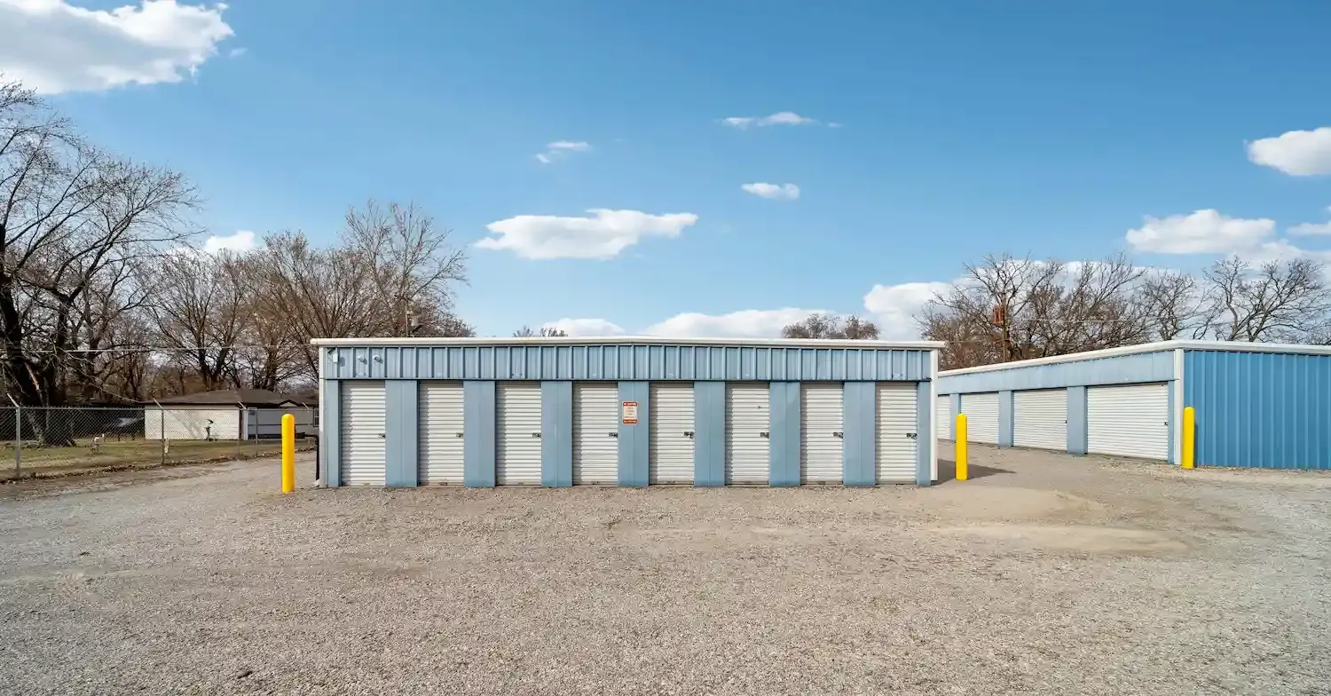 Storage facility exterior driveway