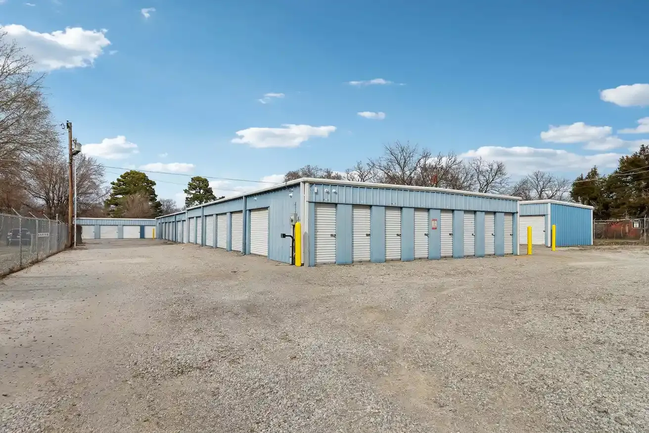Storage facility exterior driveway