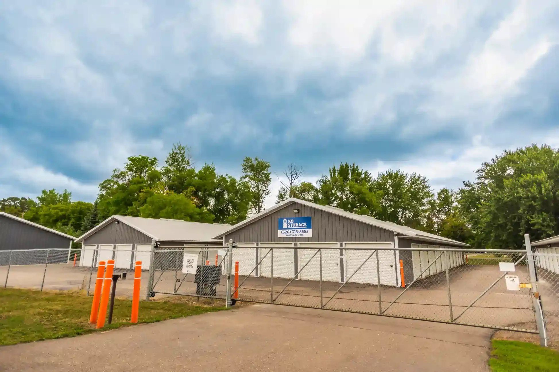 A unit building and a gate.