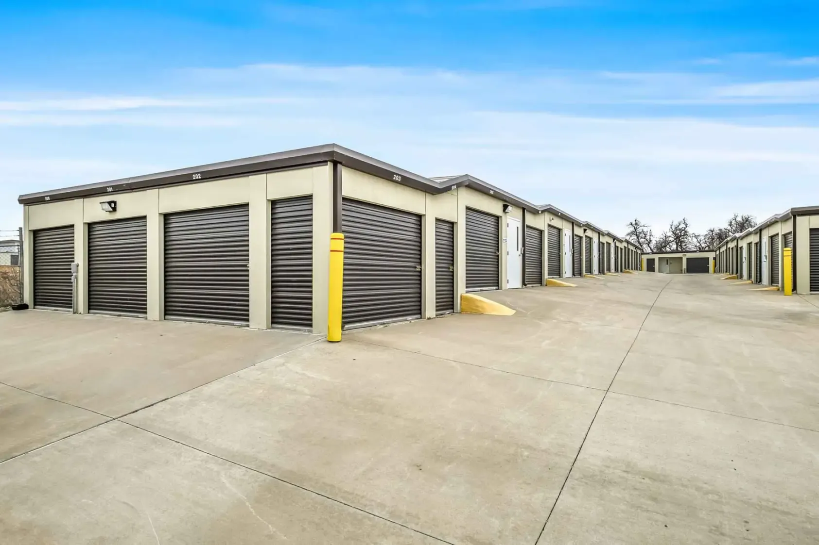 Drive up units at KO Storage