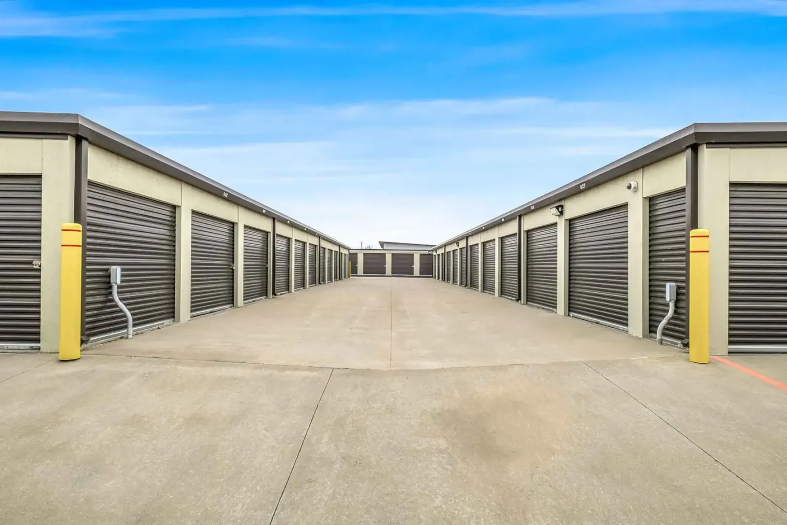 Drive up units at KO Storage