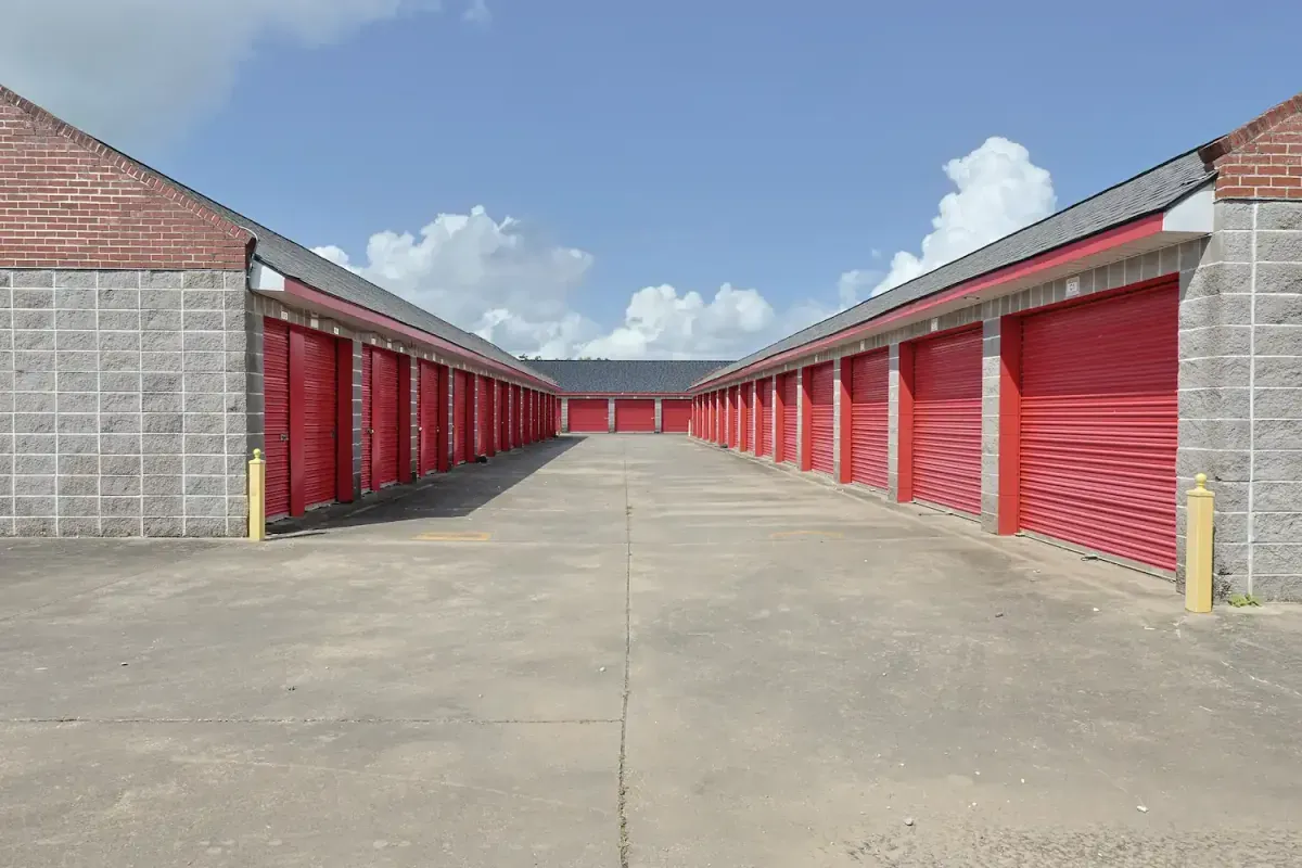 Drive up units at KO Storage