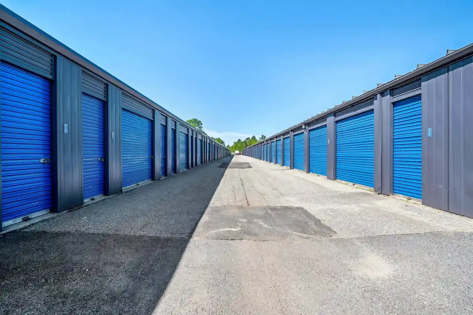 A long row of stoarge units.