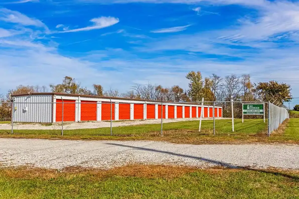 A long row of units.