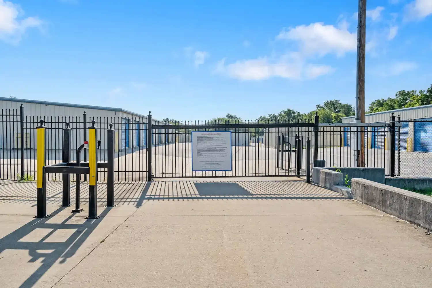 Entrance gate to the Nixa CC facility.