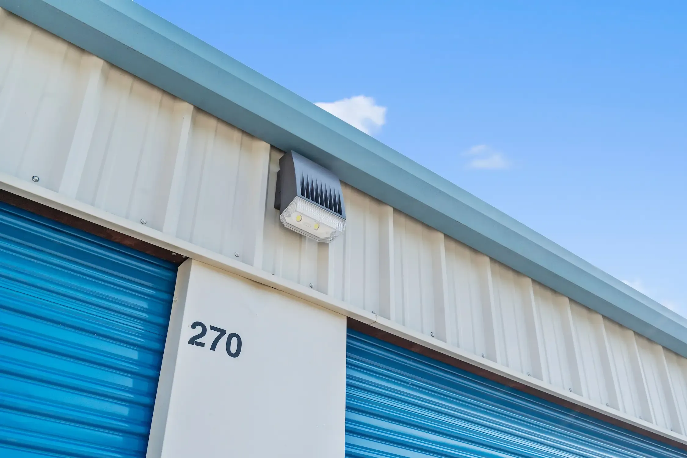 A floodlight near unit 270.